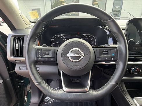 Used 2023 Nissan Pathfinder SL w/ SL Premium Package FWD image 16
