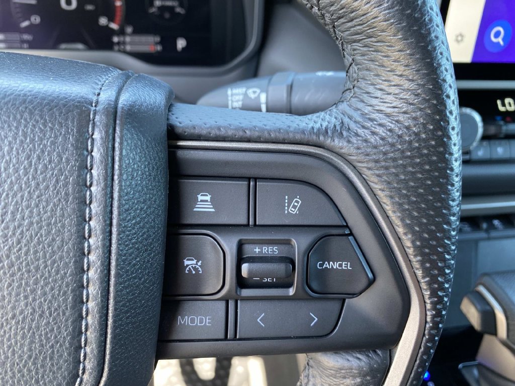 Used 2025 Toyota Tundra Limited AWD/4WD image 18