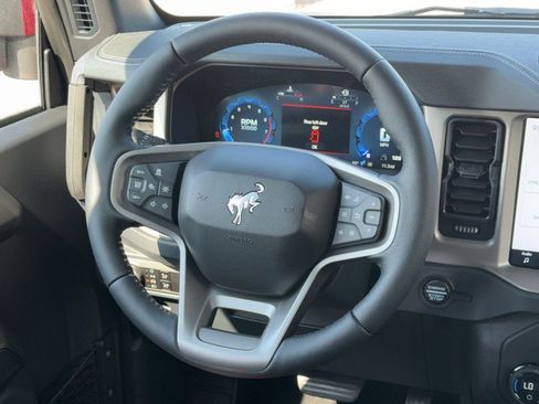 New 2026 Ford Bronco Outer Banks w/ Sasquatch Package AWD/4WD image 7