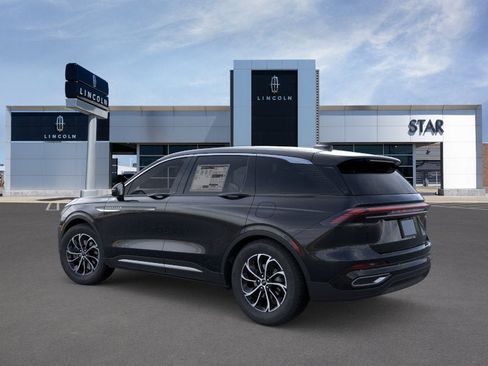 New 2026 Lincoln Nautilus Premier AWD/4WD image 4