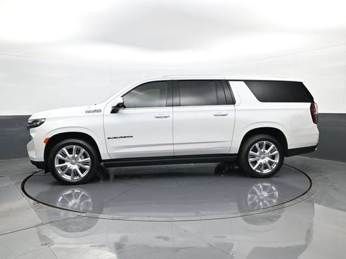 Used 2024 Chevrolet Suburban High Country AWD/4WD image 8