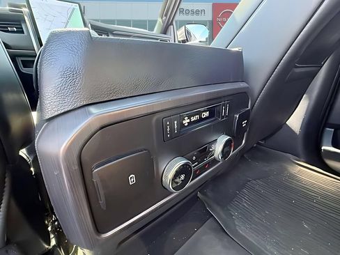 Used 2024 Ford Expedition Platinum AWD/4WD image 27