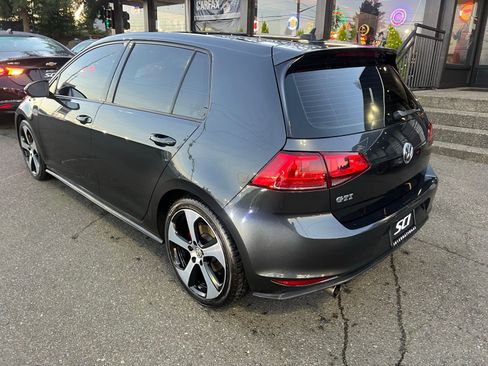 Used 2016 Volkswagen GTI SE image 3