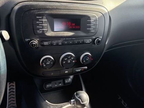 Used 2014 Kia Soul + image 4