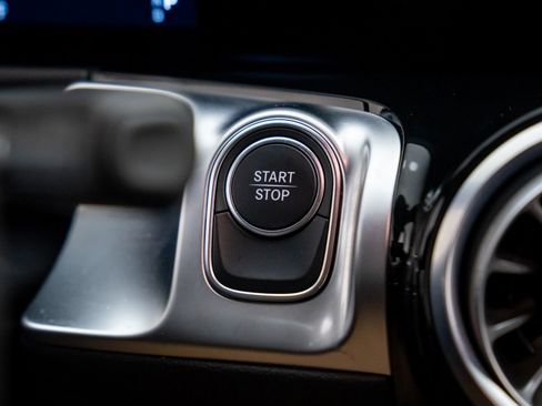 Used 2024 Mercedes-Benz EQB 250+ image 21