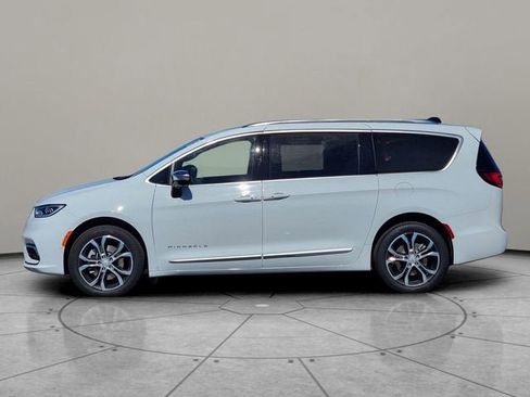 New 2026 Chrysler Pacifica Pinnacle AWD/4WD image 9
