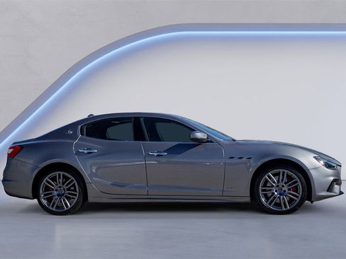 Used 2018 Maserati Ghibli S GranSport image 3
