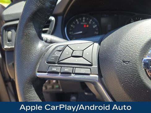 Used 2018 Nissan Rogue SV AWD/4WD image 7