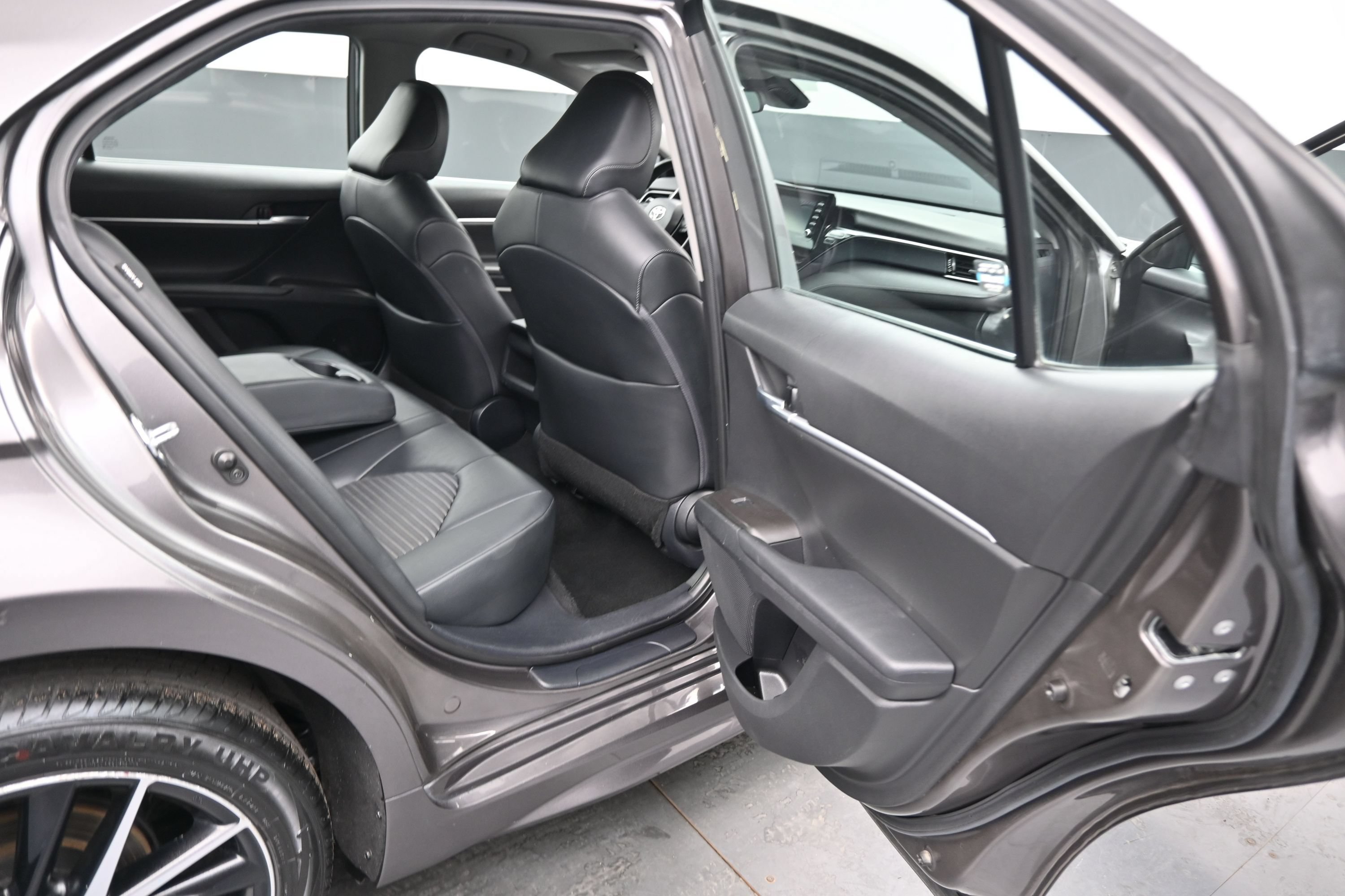 Used 2023 Toyota Camry SE FWD image 13