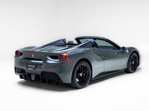 Used 2018 Ferrari 488 Spider RWD image 28