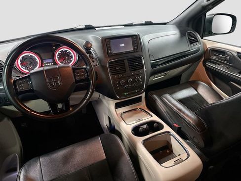 Used 2018 Dodge Grand Caravan SXT image 23