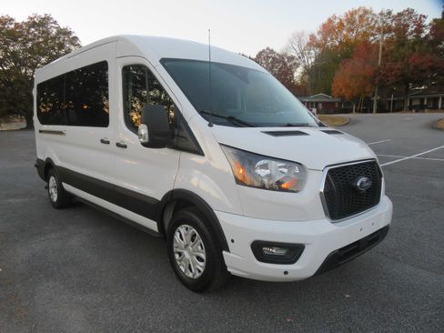 Used 2024 Ford Transit 350 XLT image 3