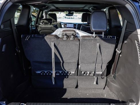 New 2026 Chrysler Pacifica Limited image 32