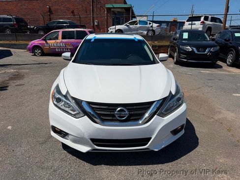Used 2018 Nissan Altima 2.5 SV w/ 2.5 SV Technology Package FWD image 2