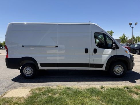 Used 2026 RAM ProMaster 2500 w/ Convenience Group FWD image 6