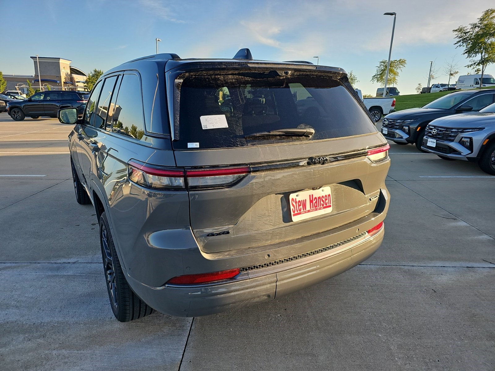 New 2027 Jeep Grand Cherokee Summit AWD/4WD image 3