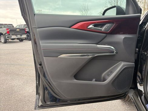 New 2026 Chevrolet Traverse Z71 w/ LPO, Floor Liner Package image 16