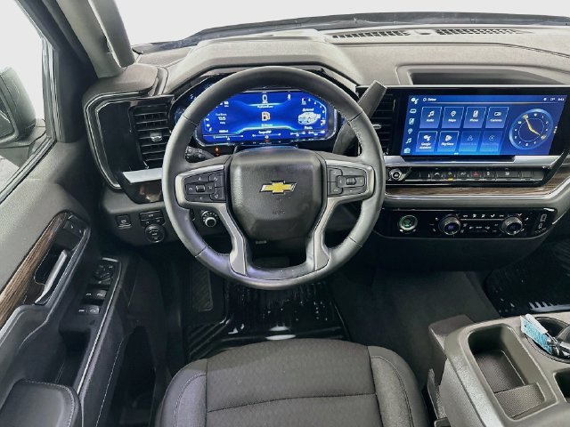 Used 2023 Chevrolet Silverado 1500 LT AWD/4WD image 10