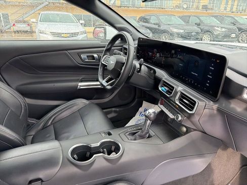 Used 2025 Ford Mustang GT Premium RWD image 13