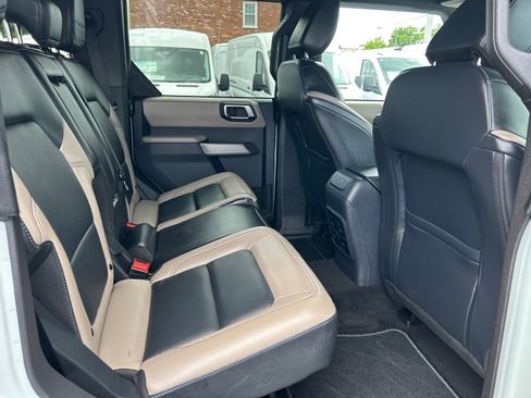 Used 2023 Ford Bronco Wildtrak AWD/4WD image 19