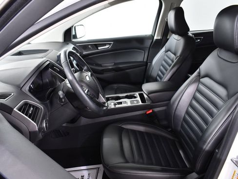 Used 2022 Ford Edge SEL w/ Convenience Package image 6