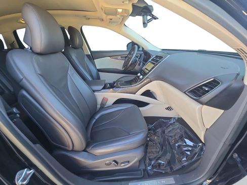 Used 2019 Lincoln Nautilus Reserve image 15