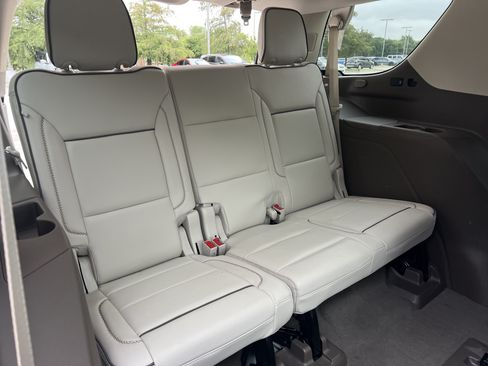 Used 2023 GMC Yukon Denali RWD image 29