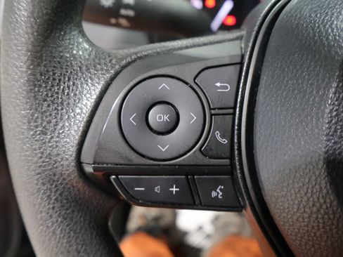 Used 2025 Toyota RAV4 XLE FWD image 31