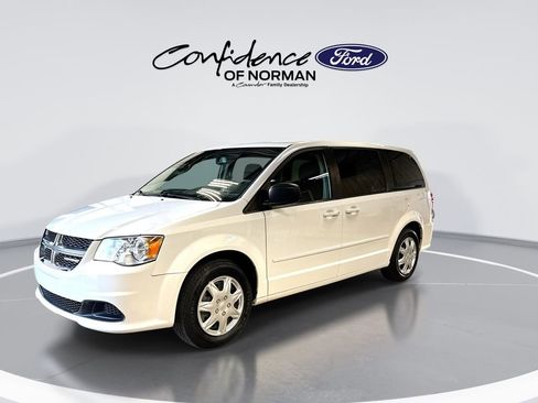 Used 2017 Dodge Grand Caravan SE w/ Power Window Group image 4