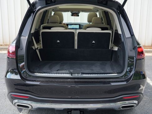 Used 2024 Mercedes-Benz GLS 580 4MATIC image 10