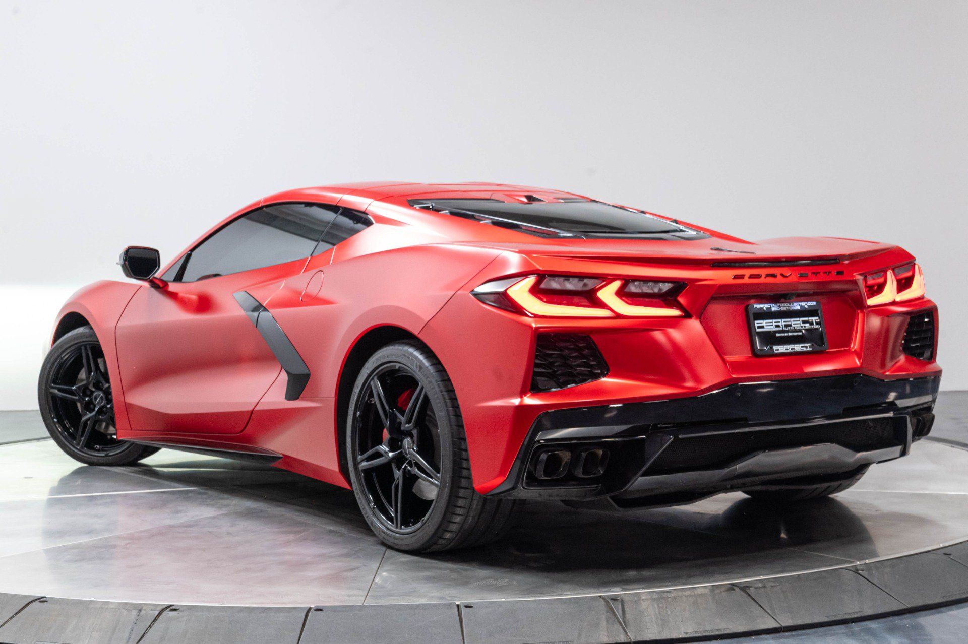Used 2022 Chevrolet Corvette Stingray Coupe w/ 2LT w/ Z51 Performance Package RWD image 61
