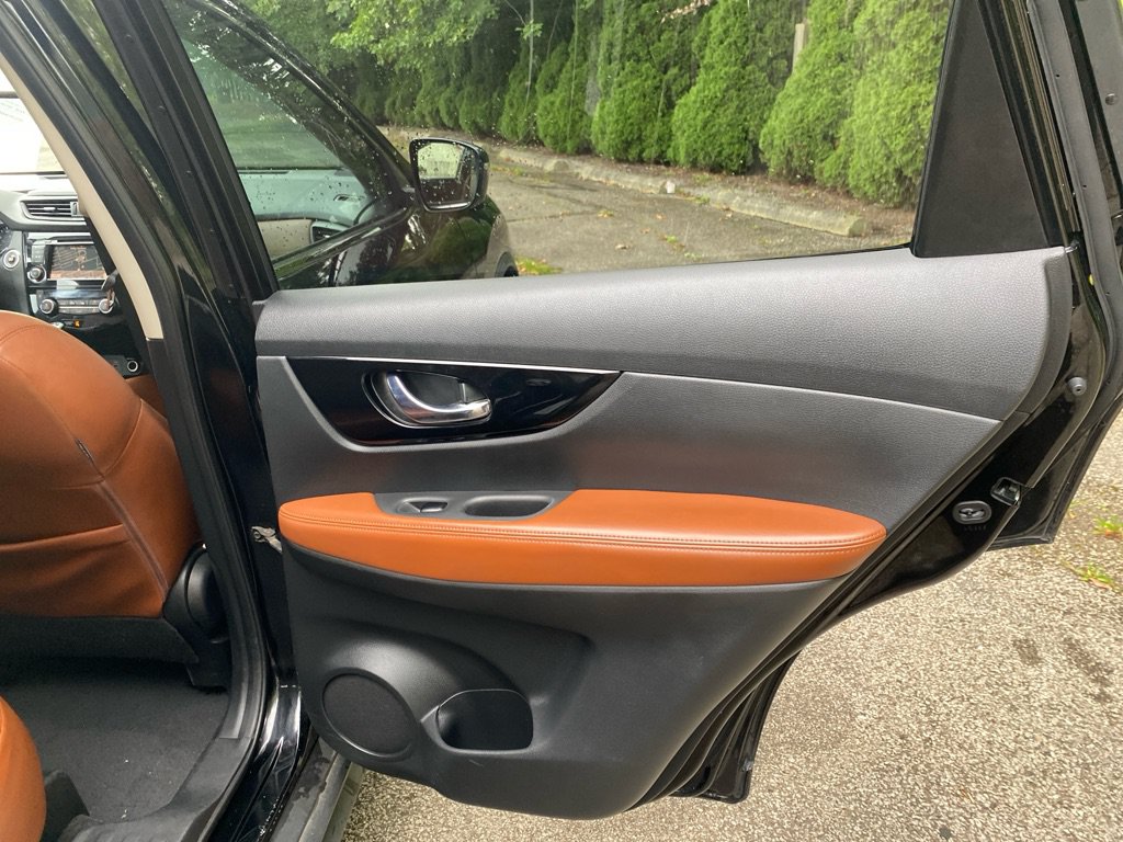 Used 2018 Nissan Rogue SL w/ Premium Package AWD/4WD image 26