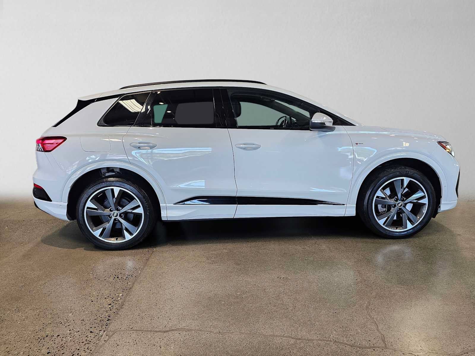 Used 2023 Audi Q4 e-tron Premium Plus w/ Premium Plus AWD/4WD image 2