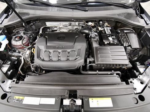 Used 2022 Volkswagen Tiguan SEL R-Line AWD/4WD image 11