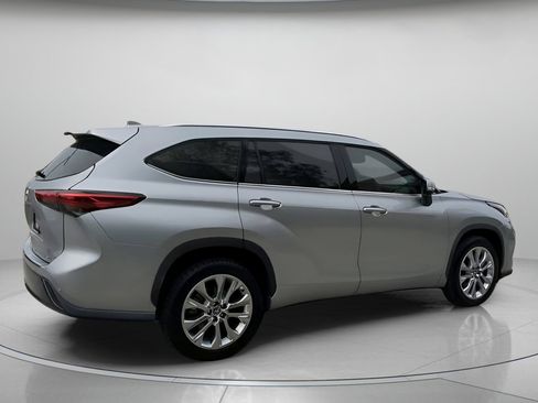 Used 2022 Toyota Highlander Limited image 28