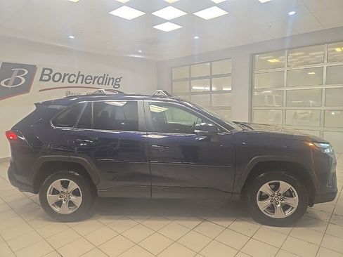 Used 2022 Toyota RAV4 XLE image 4