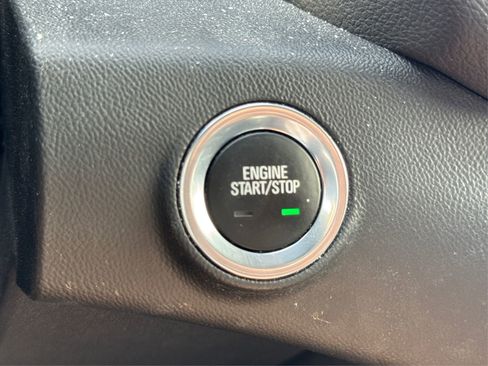 Used 2023 GMC Terrain SLT w/ Tech Package image 31