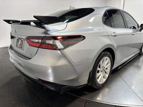 Used 2022 Toyota Camry LE image 13