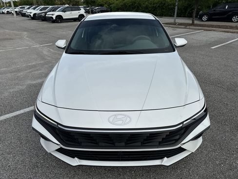 Used 2024 Hyundai Elantra SEL FWD image 17