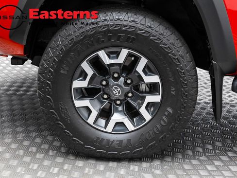 Used 2022 Toyota Tacoma TRD Off-Road w/ Black Out Package (TMS) image 42