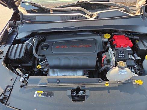 Certified 2021 Jeep Compass Latitude AWD/4WD image 33