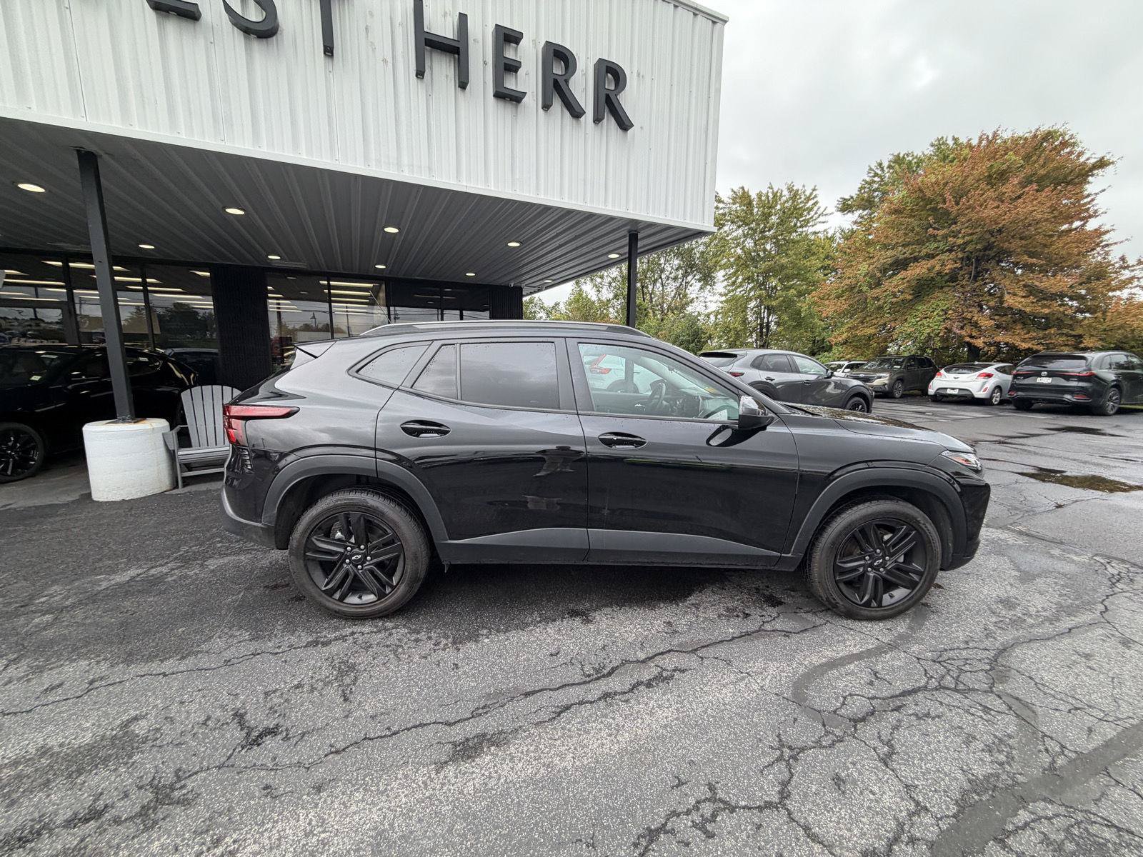 Used 2024 Chevrolet Trax ACTIV w/ Sunroof Package FWD image 9