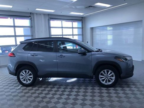 Certified 2023 Toyota Corolla Cross LE image 34