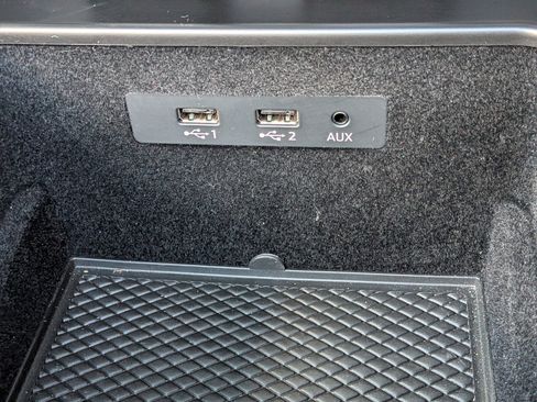 Used 2020 Bentley Bentayga AWD/4WD image 33