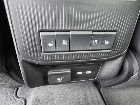 Used 2024 Jeep Wagoneer Launch Edition AWD/4WD image 11