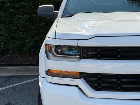 Used 2019 Chevrolet Silverado 1500 Custom w/ Custom Convenience Package AWD/4WD image 4