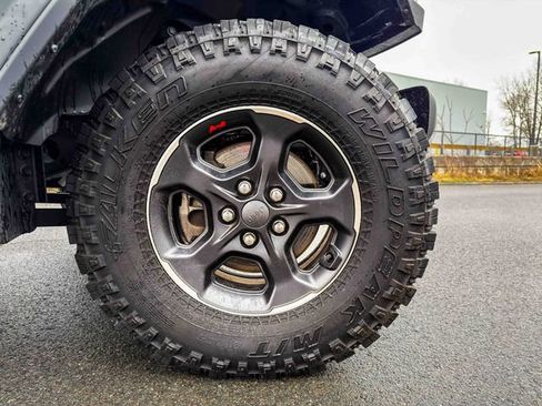Used 2023 Jeep Gladiator Rubicon w/ Trailer Tow Package AWD/4WD image 3
