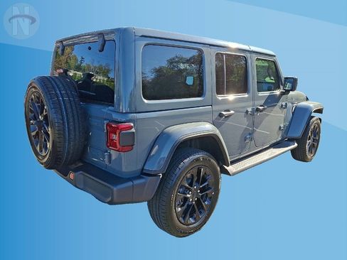 Certified 2025 Jeep Wrangler Unlimited Sahara AWD/4WD image 16