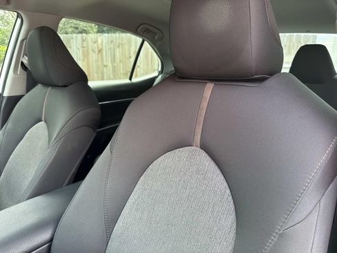 Used 2020 Toyota Camry LE w/ Convenience Package FWD image 24