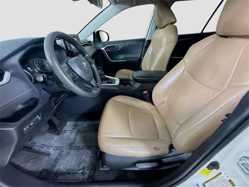 Certified 2019 Toyota RAV4 LE image 19